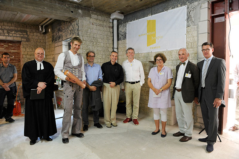 Gruppenfoto aller Beteiligten